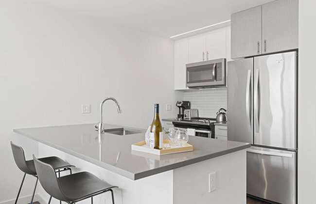 Placemakr Marymount Ballston - Photo 73