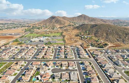 Entire Private Home with 5 Bedrooms 3 Bathrooms, 3000 sqft, Gated Yard, Garage, Nice View, Available Now - Foto 48