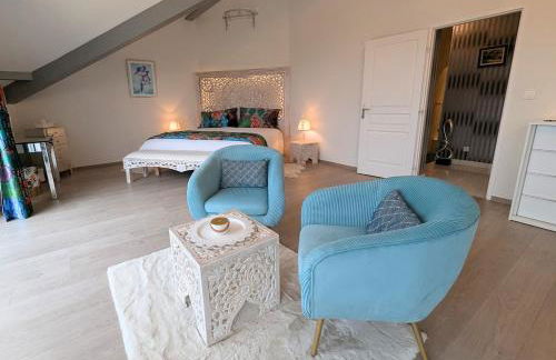 Luxurious Villa with Pool - Foto 44