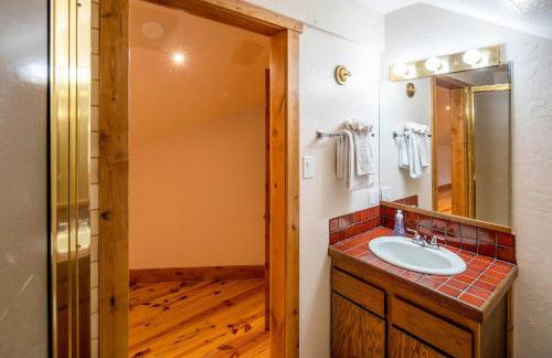 4 Mi to Diamond Peak Ski Resort Gem with Hot Tub - Foto 33