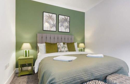 Convenient 2BR Stay on Gladstone Street Near Transport - Photo 2