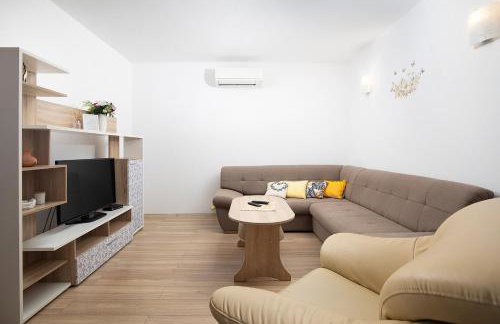 KUŽINIĆI - Foto 19