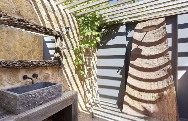 Hillside Villa With Sea-views - Photo 19