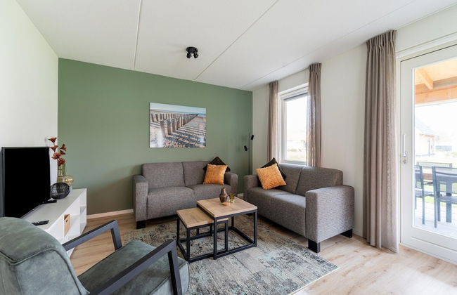 Luxurious Holiday Home With Parking - Photo 19