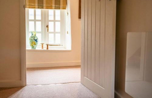 Cosy 2BD Cottage in Oxfordshire - Near Daylesford! - Photo 23