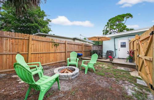 Vintage Florida Pet-Friendly Retreat - Photo 4