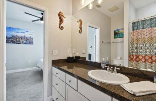 Tampa Private Large House, Game Room & Backyard - Sleeps 12, 4bdr, 3bth, Quiet Community, Near Everything in Tampa & St Pete - Foto 60