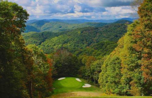 6 Br Cabin Hot Tub Fire Pit Min to Hatley Pointe - Foto 71