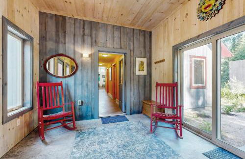 Secluded 2 BR Cottage with Private WandD, WiFi and Patio - Foto 17