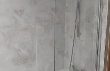 Modern Town Centre 2 Story 2 Bedroom Apartment - Foto 19