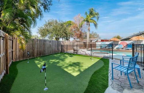 New listing~10 min to beach~Back yard fun~Pool - Foto 3