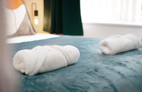 NEW! Stylish 2-Bed Home by Stay With Us, Ideal for Families, Sleeps 4! - Foto 40