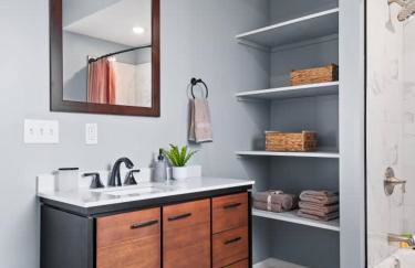 Hot Tub N64 Mins to Downtown Sleeps 8 - Foto 31