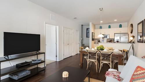 Lucaya Village Resort 4 Bedroom TownHome 4 Townhouse by RedAwning - Foto 2