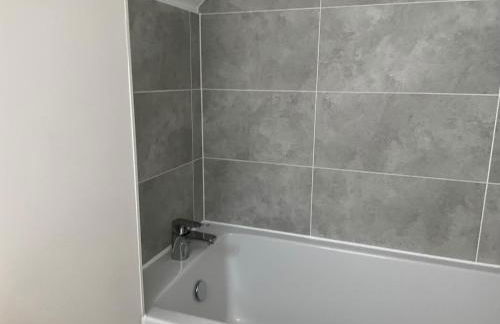 MODERN 4 BEDROOM HOUSE WITH GARDEN & PARKING - Foto 50