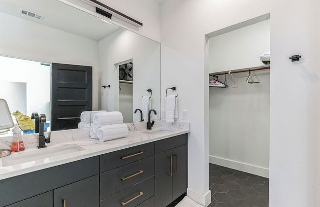 Chic Austin Getaway Brand New w/ Rooftop Patio! - Foto 26