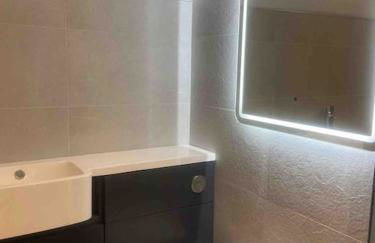 Spacious 5-Bedroom Victorian House Near Sandbanks - Sleeps 14, Parking & Garden - Foto 22