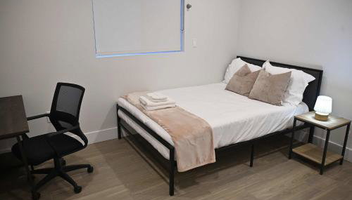 Luxe Ensuite in Shared Home-Minutes to USC - Photo 5