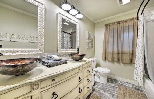 Charming Lakefront Home with Grill and Fire Pit! - Foto 16