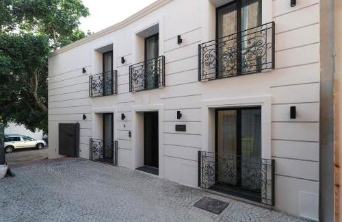 Spacious & Luxurious - Fully Renovated & Equipped 2BR Suite - Historical Centre - Photo 1