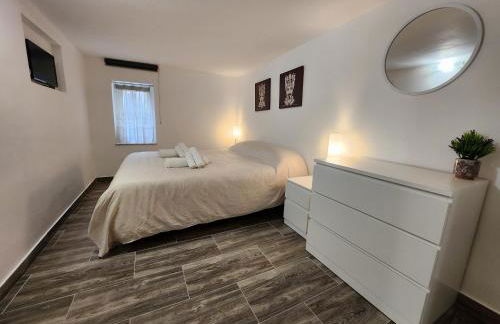 Don Vito's Home, DsG2 Short Lets, 250 mt Metrò - Foto 18