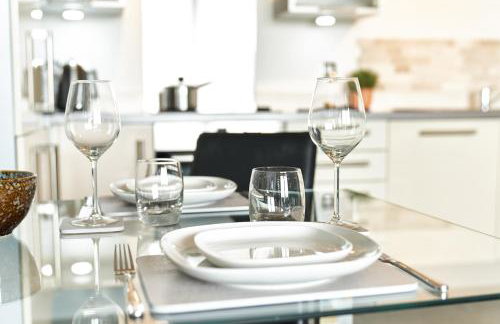 ShortstayMK Vizion apartments, with free superfast wi-fi, parking - Foto 46