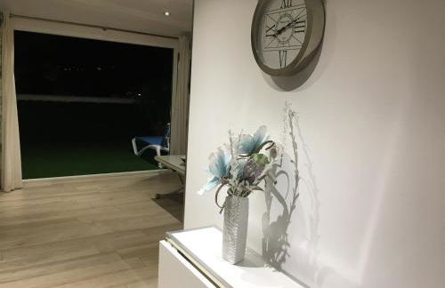 Apartment with private patio - Photo 20