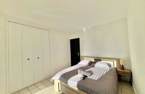 Maison La Clairière - Jardin et parking - 10 pers - 4 chambres - 15 min de Lyon - Foto 17