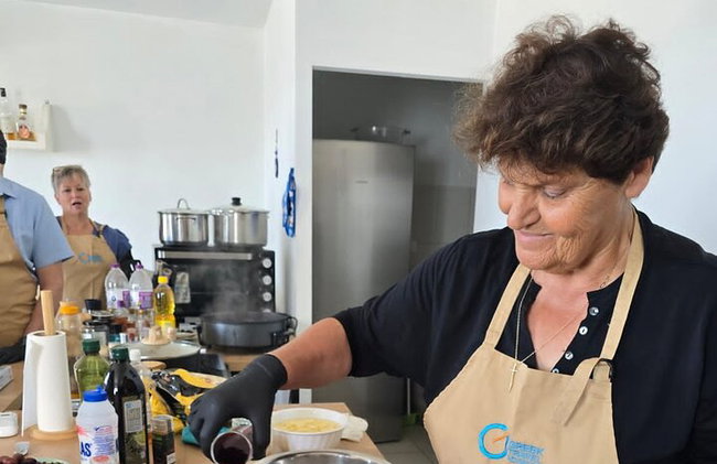 Experiencia en clase de cocina Mykonos para viajeros de cruceros - Foto 10