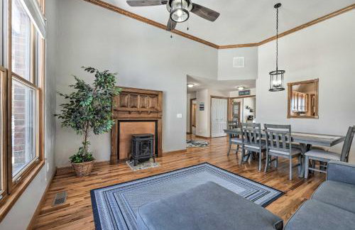 Lake-View Retreat with Fire Pit in Mountain Home! - Foto 12