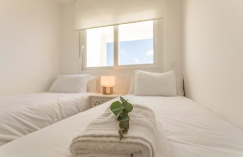 Apartamento con terraza, piscina y parking - Foto 25