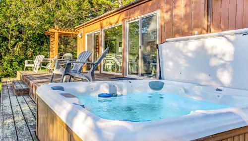 Cove House - Photo 3