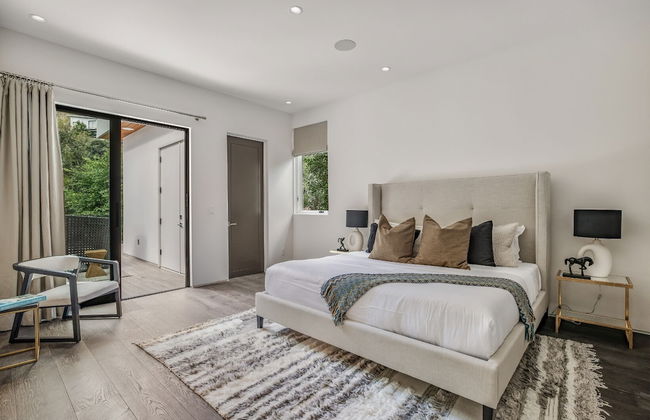 Laurel Canyon - Photo 5