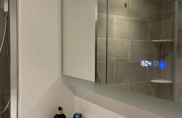 The Comfort, with Free Parking, Harlow - Foto 28