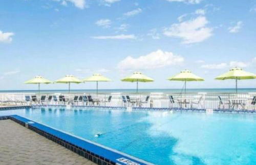 Have family fun in the sun at Daytona Beach in this resort 2BD condo - Foto 14