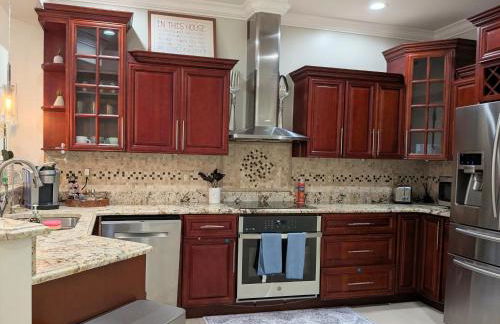 3br,3ba home near Downtown and Airport, Walk to the Stadium - Foto 11