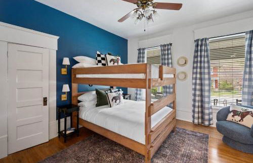 Bourbon Trail Duplex~ HOT TUB~ Walk to Downtown - Foto 14