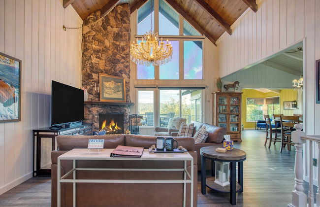 Lake Access, Game Room, Firepit, 3 Decks w/ Views Lakeview Ridge by Avantstay - Foto 1