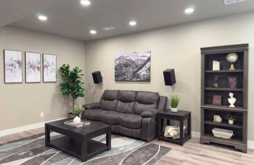 Modern 5BR/3BA Luxury Home|Movie Nights & Comfort - Foto 11