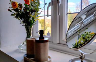 The Old Post Office Spacious 3-Bed Cottage in North Perrott - Photo 32