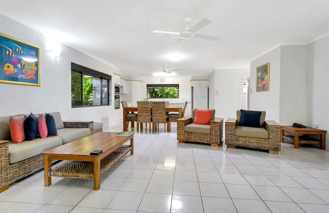 Roydon Beachfront Apartments - Photo 22