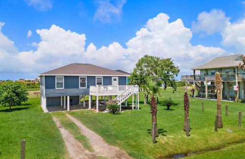 Cozy and charming getaway with deck, close to beach - Foto 28