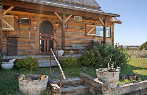 Lindas Perch by KABINO On Bank of Henrys Fork Mtn Views Fishing 6 acres Snake River WIFI - Foto 2