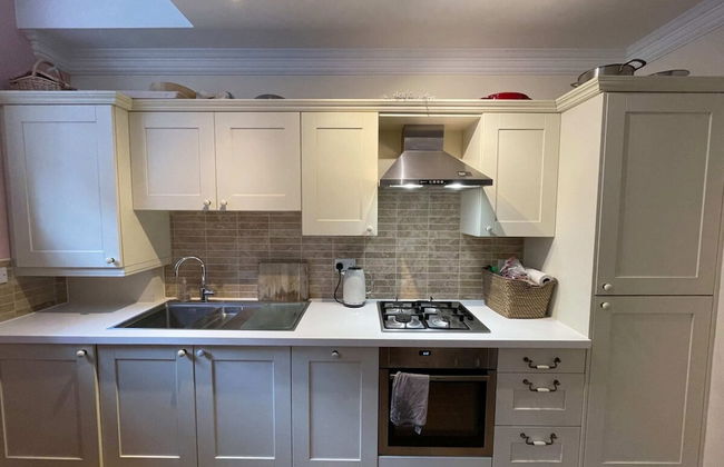 Chic Victorian Flat in Private Estate - Mile End! - Foto 5