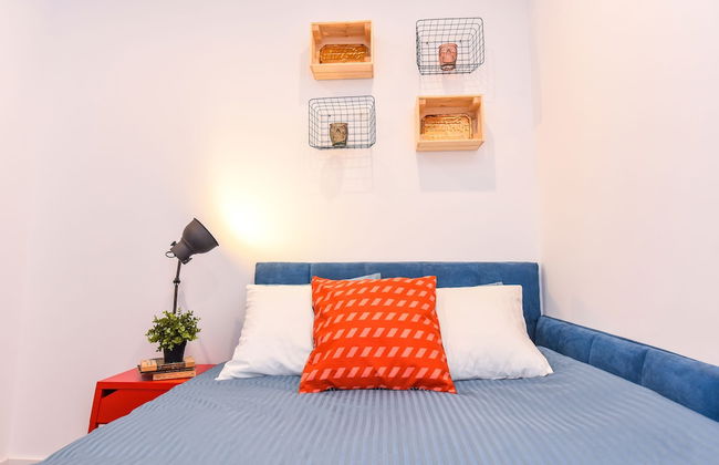 Parliament & River View Apartments - Photo 32