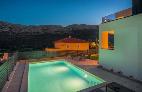 Villa Marina with a Pool - Foto 33