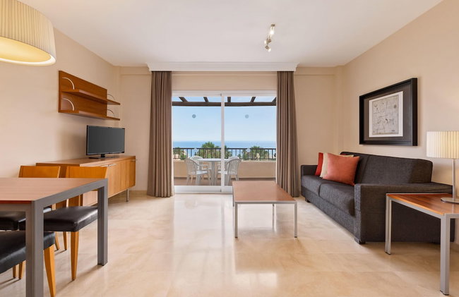 Ramada Hotel & Suites by Wyndham Costa del Sol - Foto 117