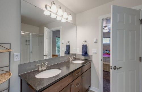 A re-styled single story, 3-bedroom, 2-bath ranch style cabin at Silver Lake - Foto 26