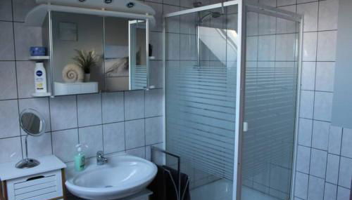 Schöne Wohnung in zentraler Lage, Nähe Magdeburg und Intel - Foto 2, Shower