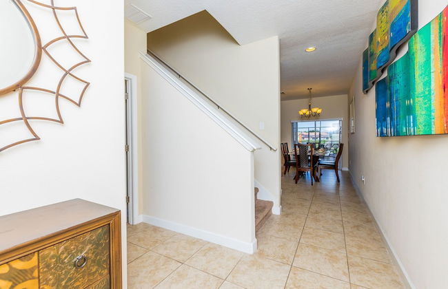 Contemporary 4 Bed 3 Bath Town Home With Upgrades, Private Pool i Close to Disney, Shopping - Foto 2